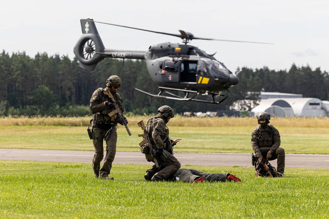 Naujų VSAT sraigtasparnių pristatymas
