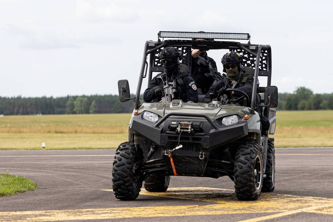 Naujų VSAT sraigtasparnių pristatymas