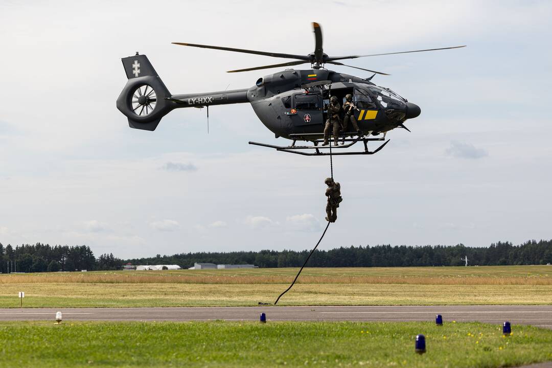 Naujų VSAT sraigtasparnių pristatymas