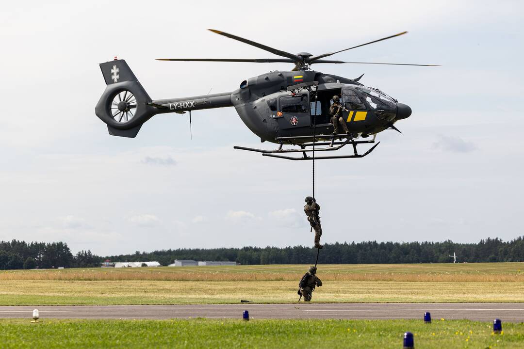 Naujų VSAT sraigtasparnių pristatymas