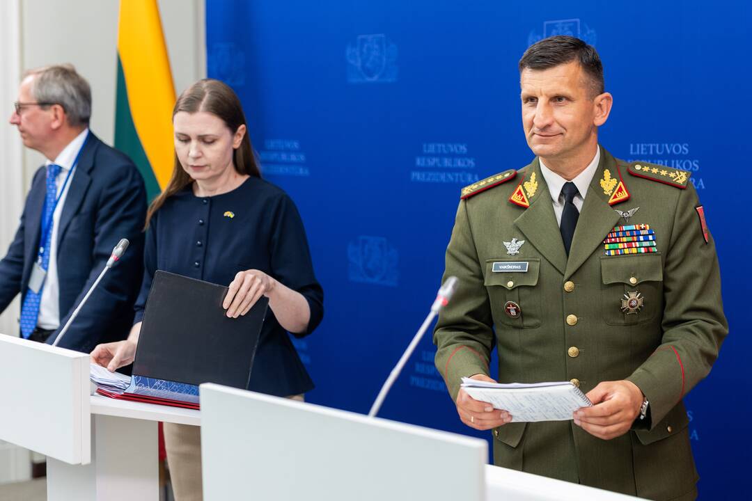 Prezidentūroje aptarta šalies oro erdvės saugumo situacija