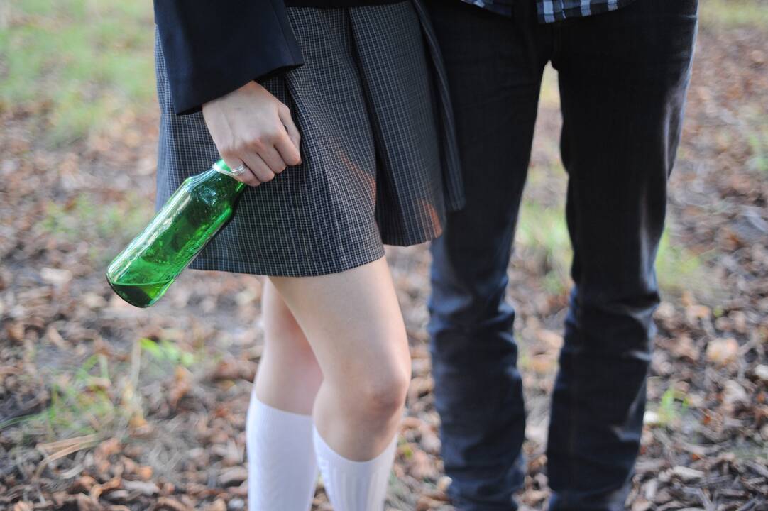Medikų rankose – alkoholiu apsinuodijusi paauglė