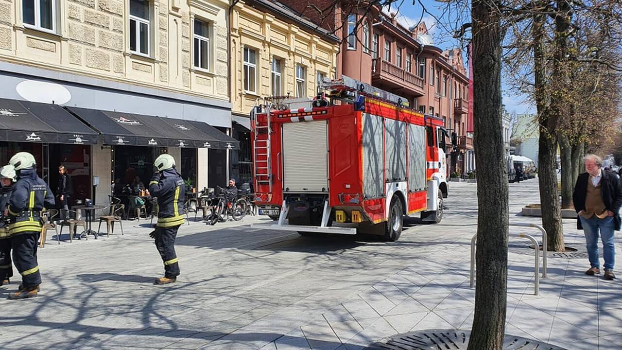 Naujos detalės: gaisras Laisvės alėjoje sukeltas tyčia?