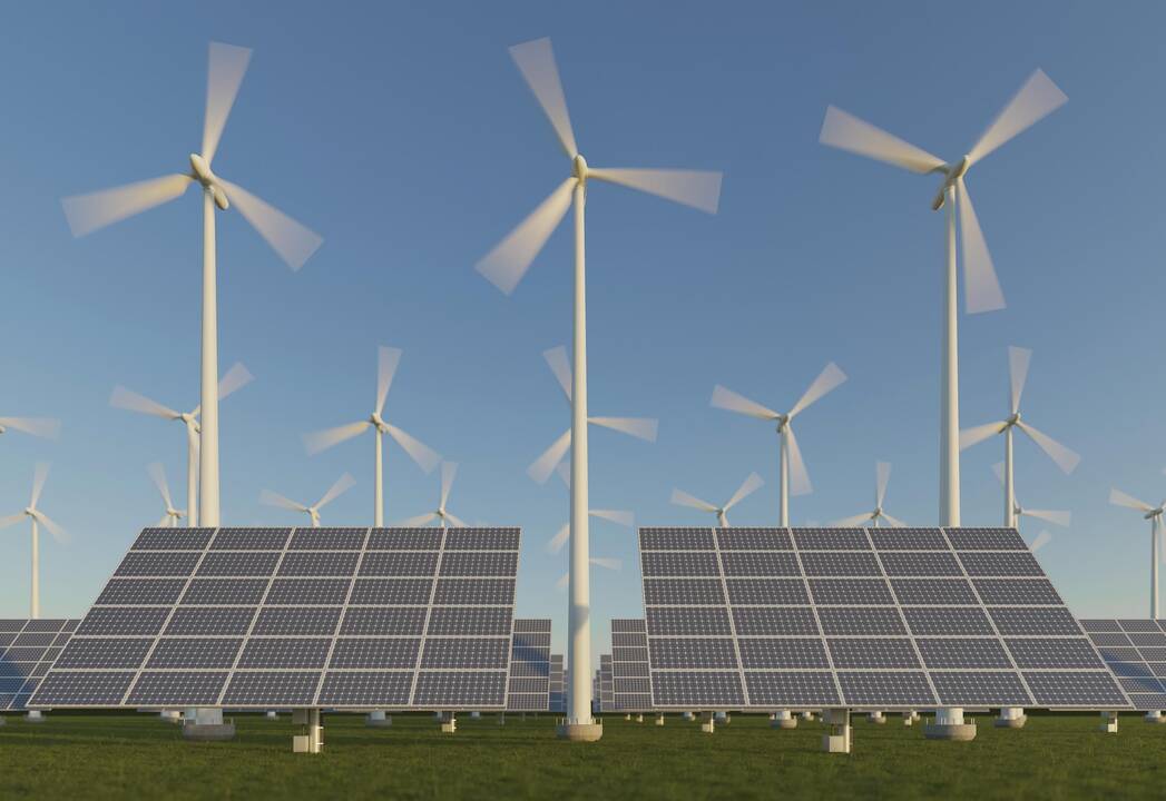 LEA: 77 proc. vartojimui reikalingos elektros birželį pagamino vėjo ir saulės elektrinės