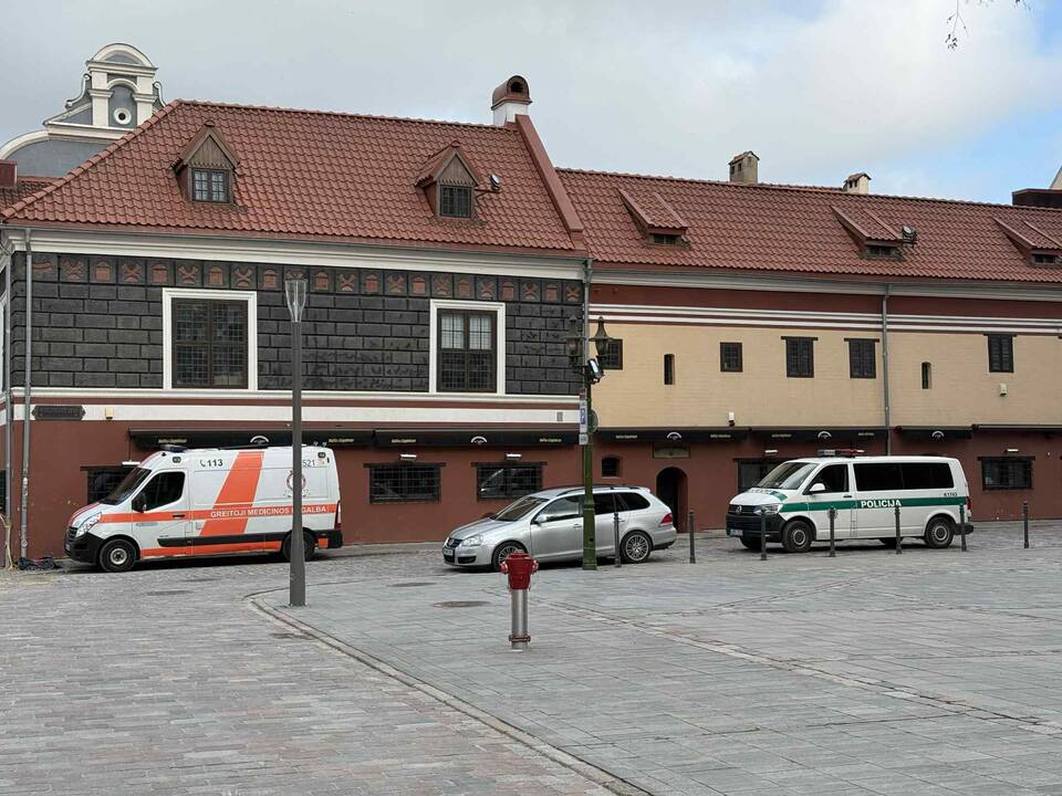Rotušės aikštėje, bute, rasta negyva moteris