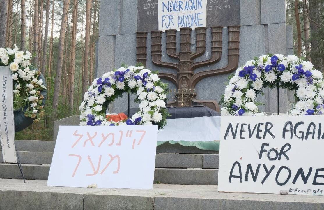 Premjero patarėjo brolis Paneriuose padėjo prieš Izraelio politiką nukreiptus plakatus