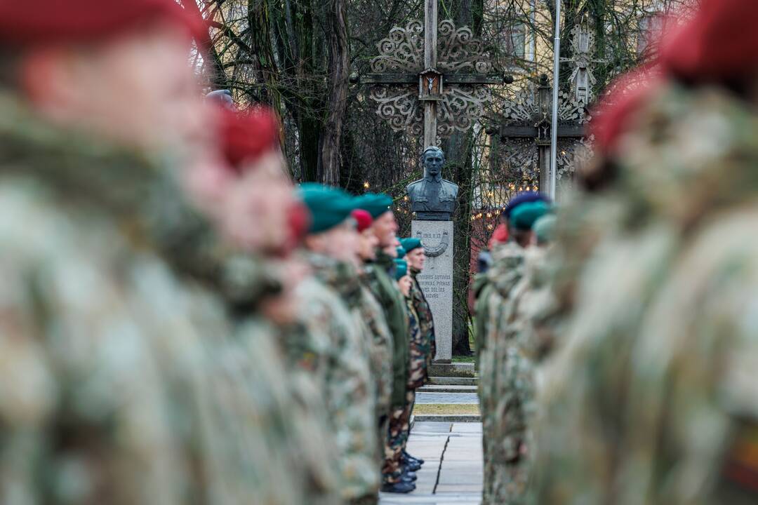 Apklausa: gyventojai labiausiai pasitiki ugniagesiais, pasitikėjimą susigrąžino kariuomenė 