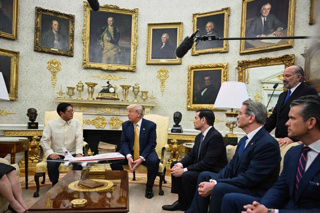 Donaldas Trumpas sako esąs tikras, kad JAV ir Filipinai pasieks prekybos susitarimą