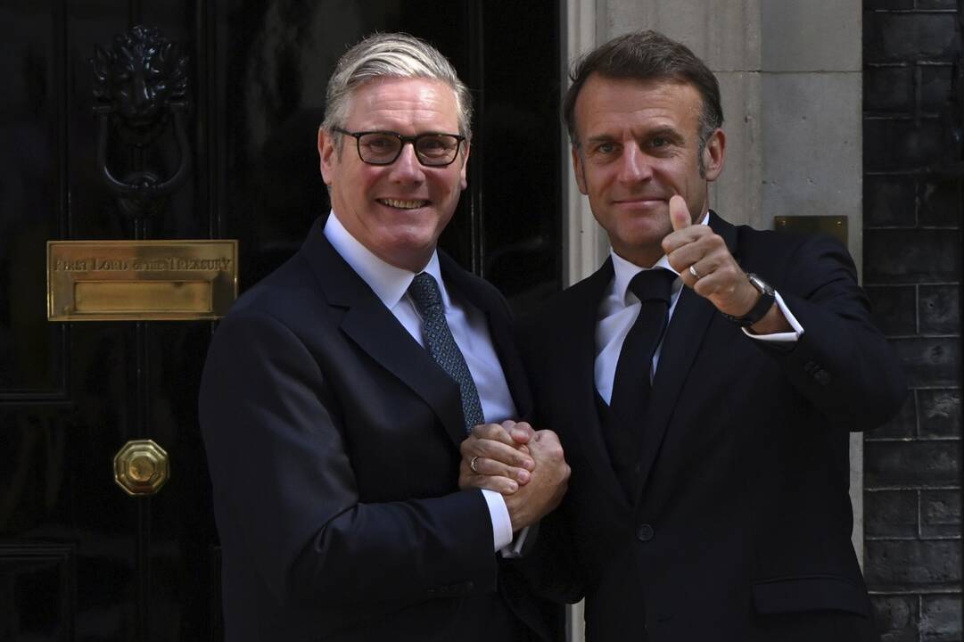  Keiras Starmeris ir Emmanuelis Macronas