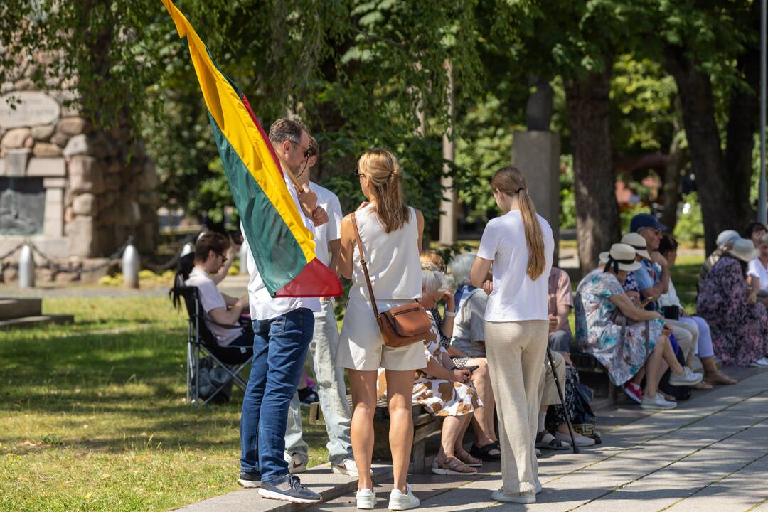 Liepos 6-osios minėjimas Karo muziejaus sodelyje