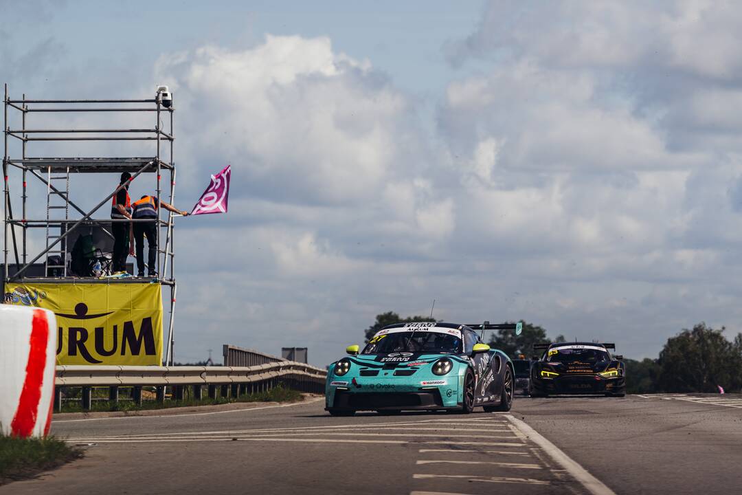 Aurum 1006 km powered by Hankook lenktynių treniruotės