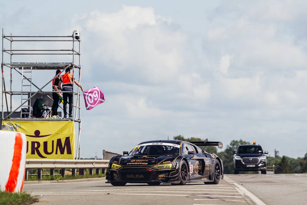 Aurum 1006 km powered by Hankook lenktynių treniruotės