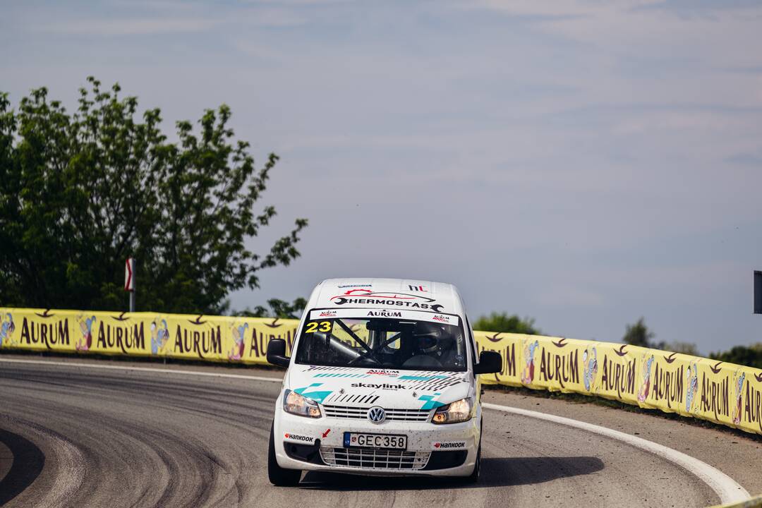 Aurum 1006 km powered by Hankook lenktynių treniruotės