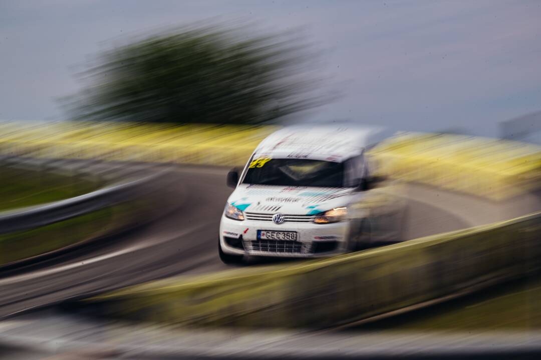Aurum 1006 km powered by Hankook lenktynių treniruotės