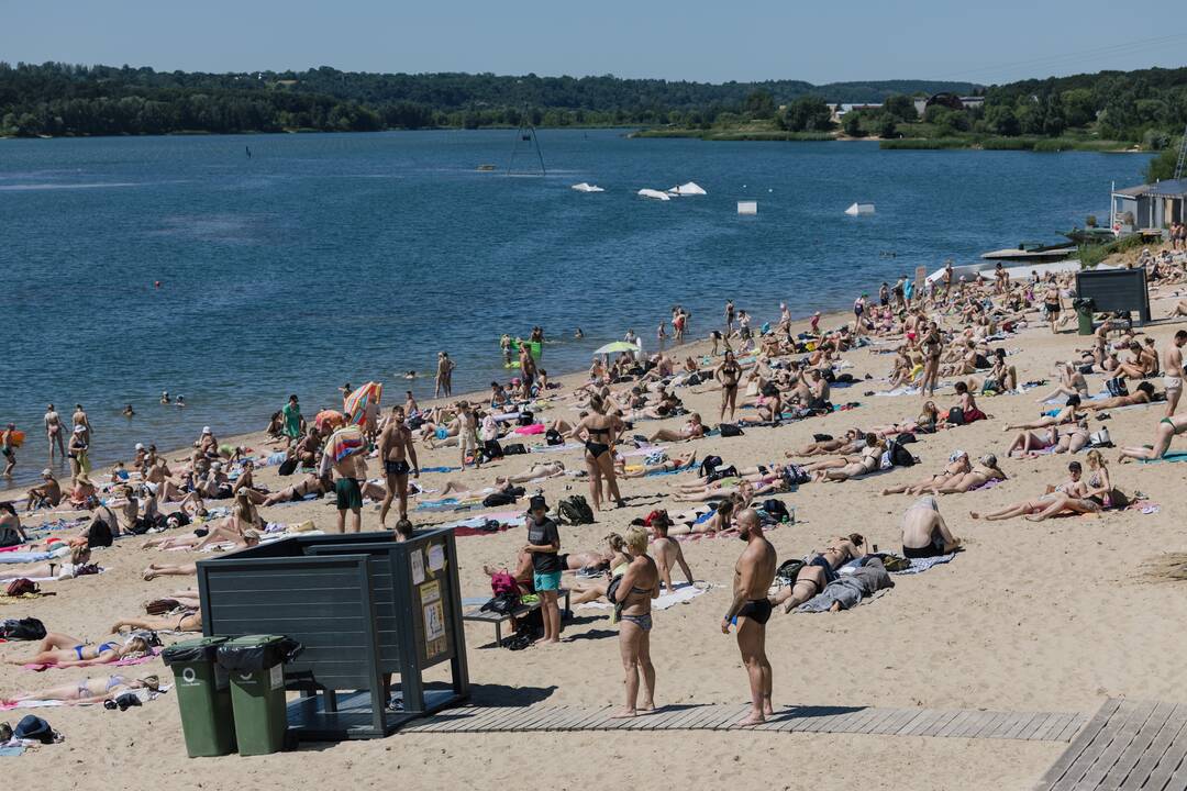 Plūstelėjus karščiams kauniečiai nugulė paplūdimius