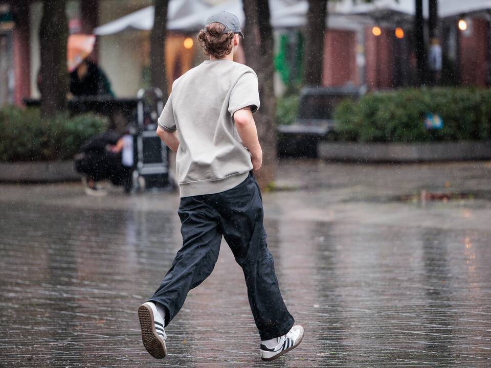 Sinoptikai: kai kur per dvi paras iškrito maždaug trijų savaičių kritulių kiekis