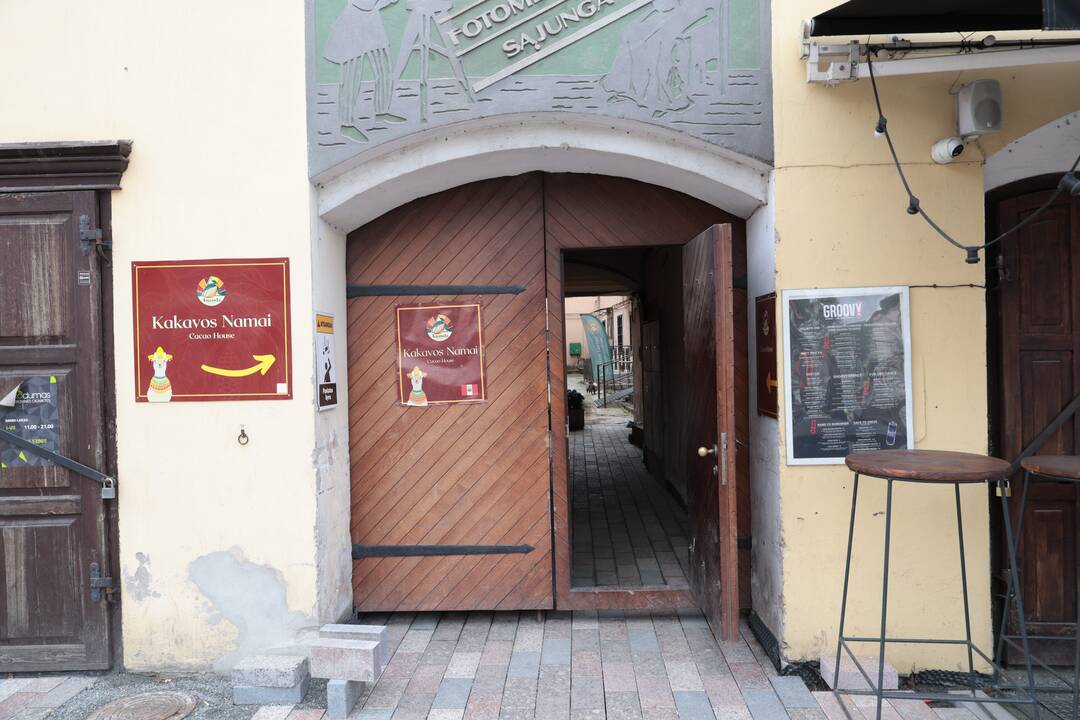 Rotušės aikštėje, bute, rasta negyva moteris