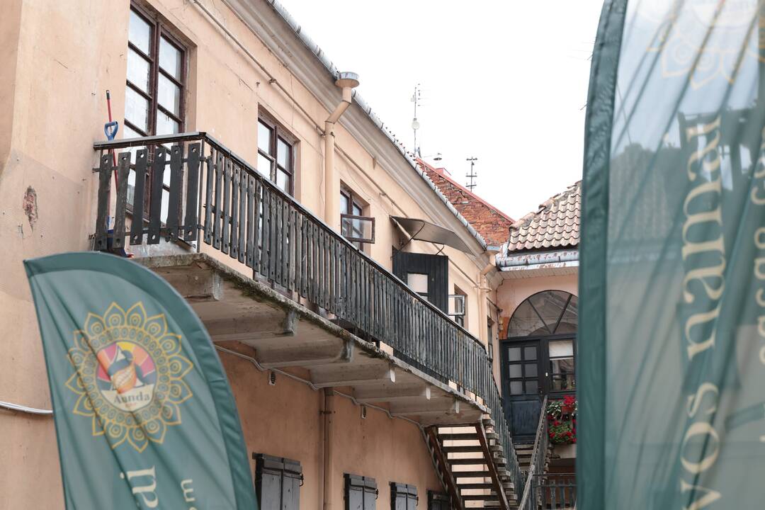 Rotušės aikštėje, bute, rasta negyva moteris