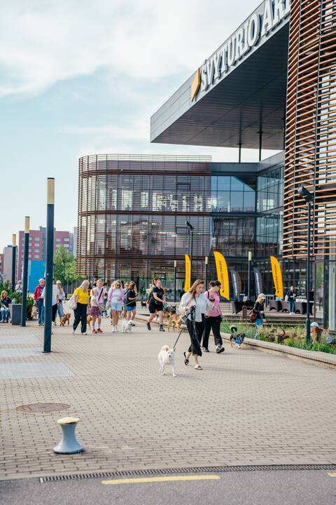 „Švyturio“ arena gimtadienio tortą iškeitė į žygį su keturkojais