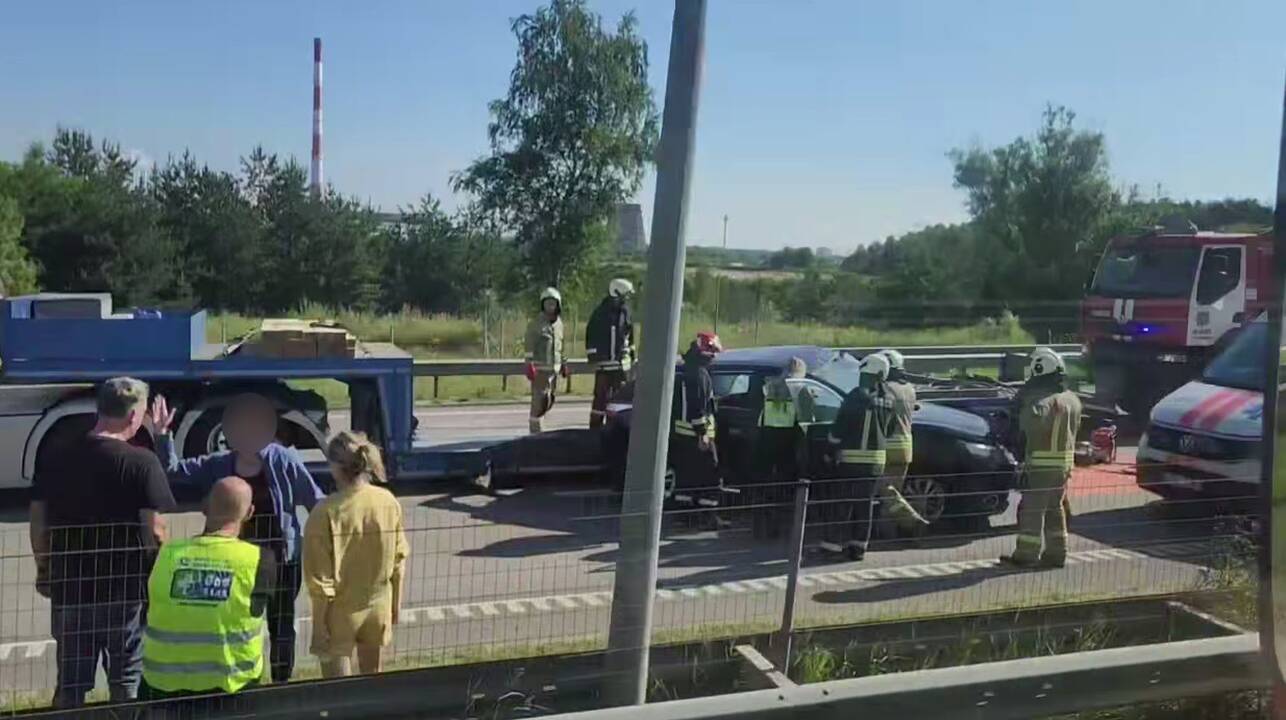 Avarija Vilniaus pakraštyje baigėsi tragiškai: ligoninėje mirė sužalota moteris