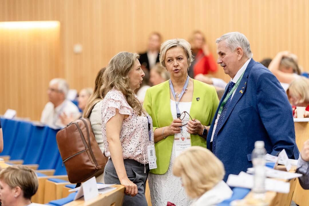 Prasidėjo tris dienas truksiantis Pasaulio lietuvių bendruomenės Seimas