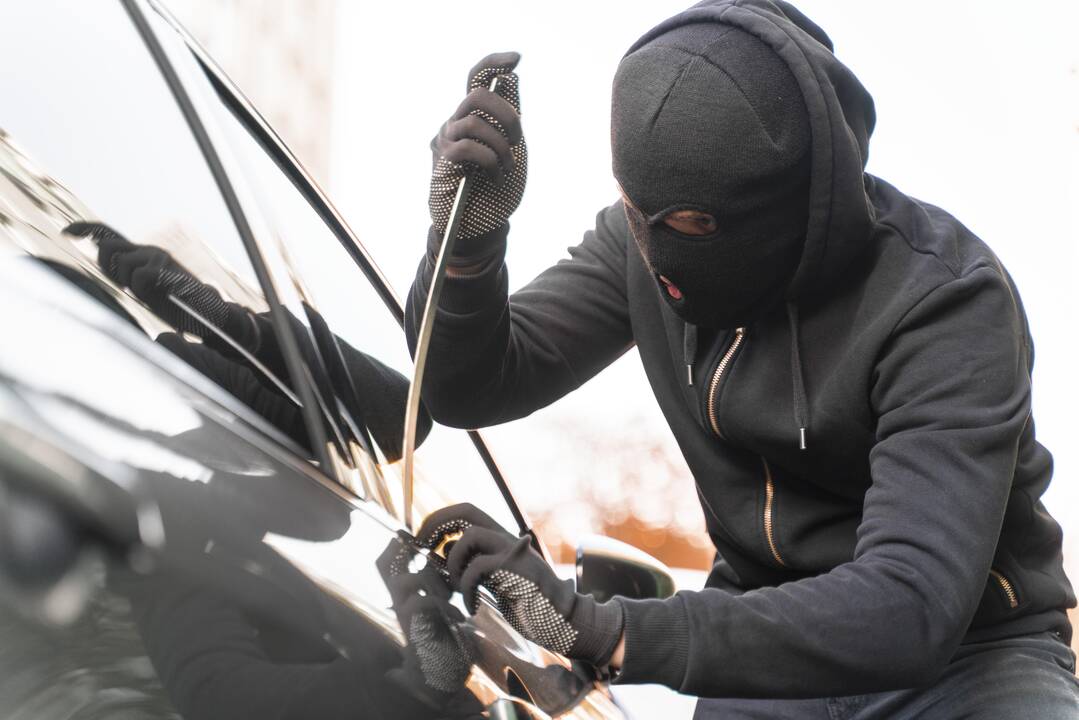 Sostinėje – prabangaus automobilio vagystė 