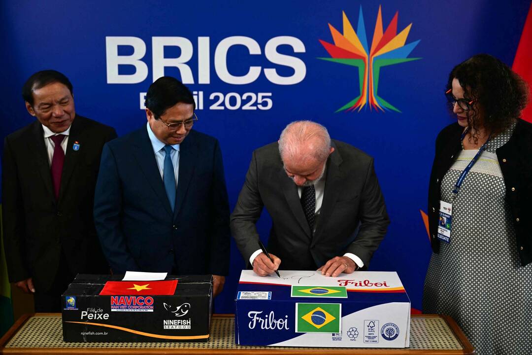 BRICS šalys reiškia susirūpinimą dėl Donaldo Trumpo muitų