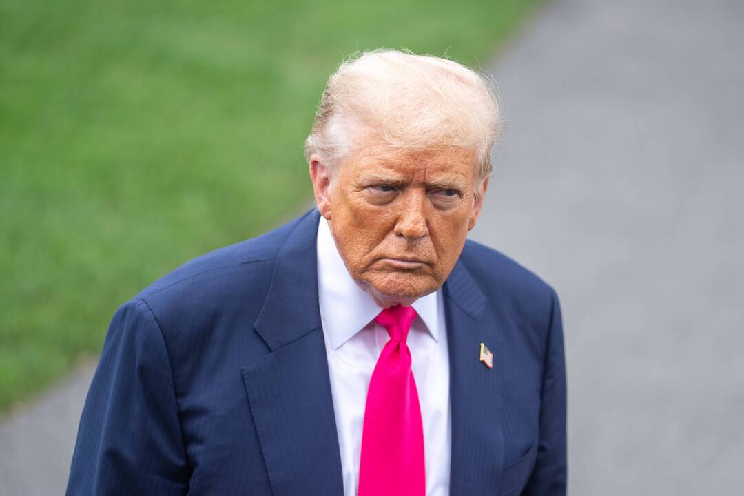 Trumpas teigia, kad Epsteino dokumentai turėtų būti paviešinti