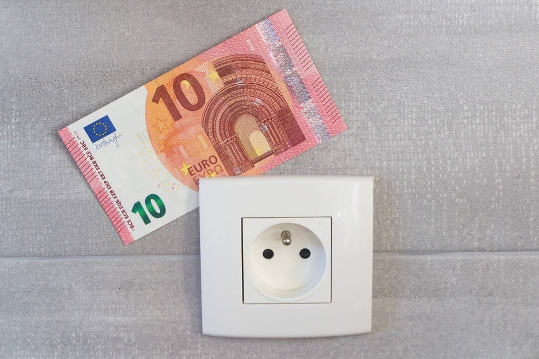LEA: elektros tarifus per savaitę padidino vienas tiekėjas