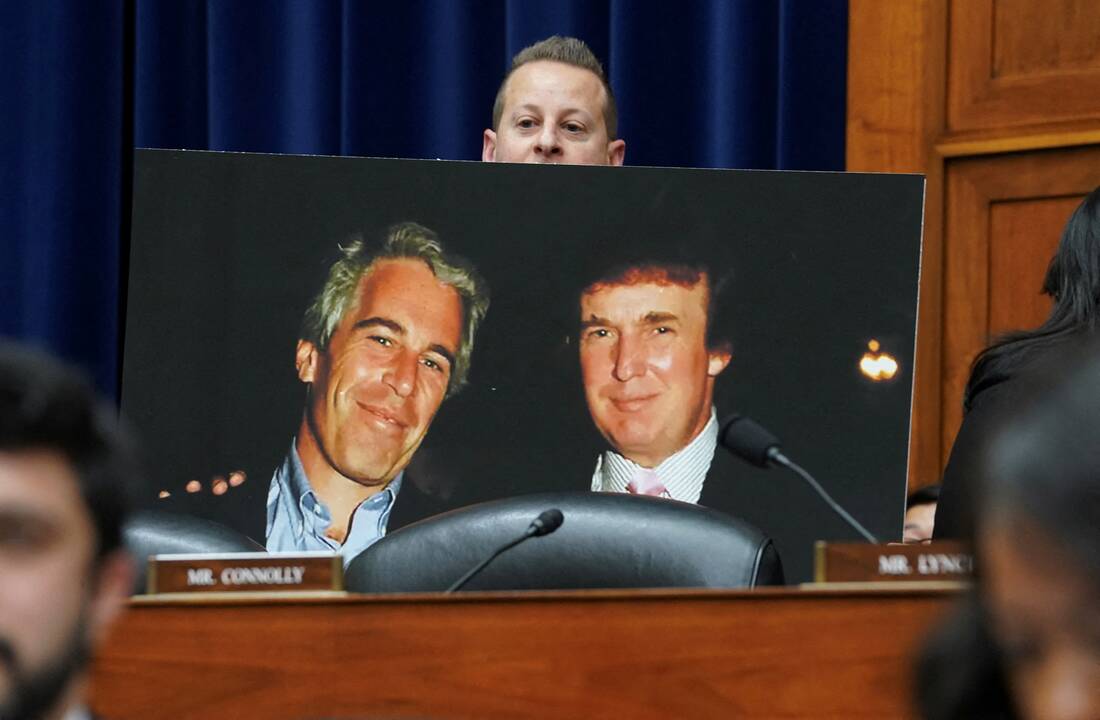 Nuotraukos rodo, kad Epsteinas dalyvavo Trumpo vestuvėse