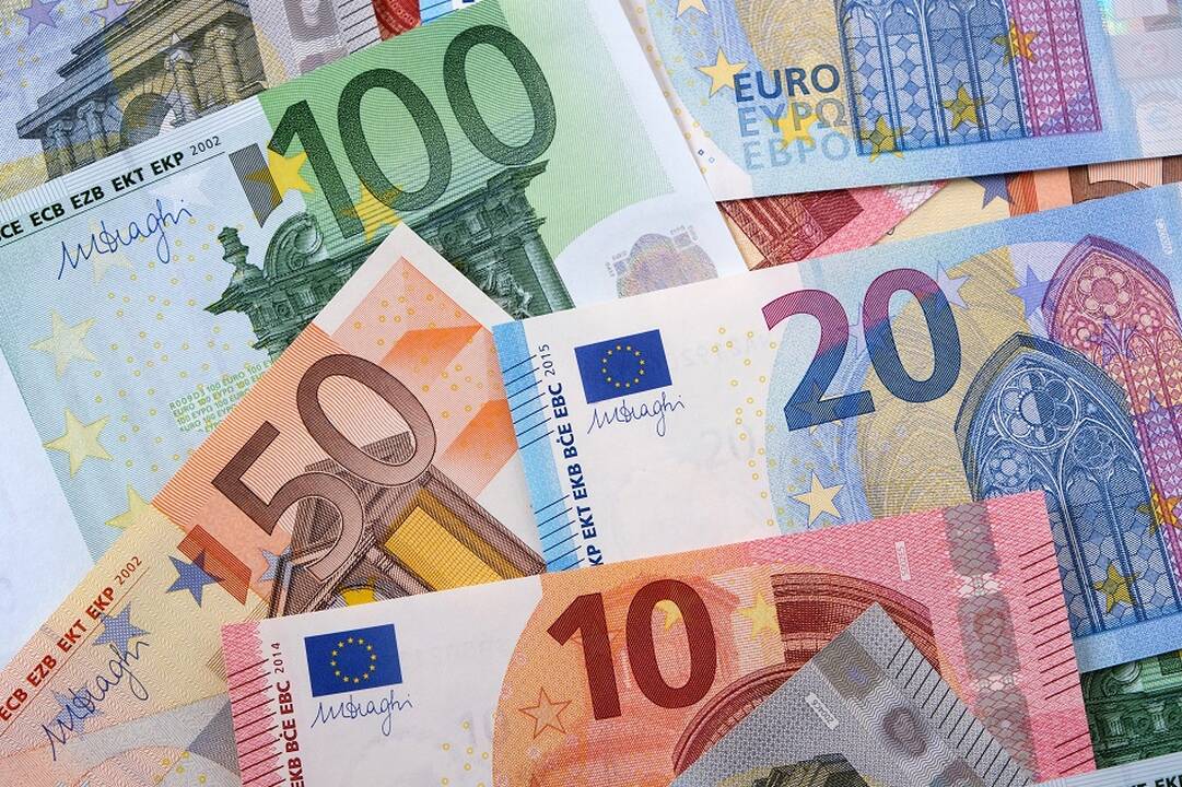 ECB skelbia būsimų eurų banknotų dizaino konkursą