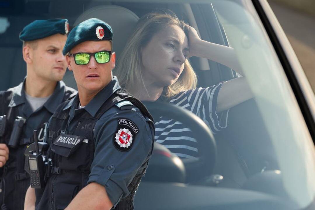 Girta „Lexus“ vairuotoja sukėlė avariją ir paspruko
