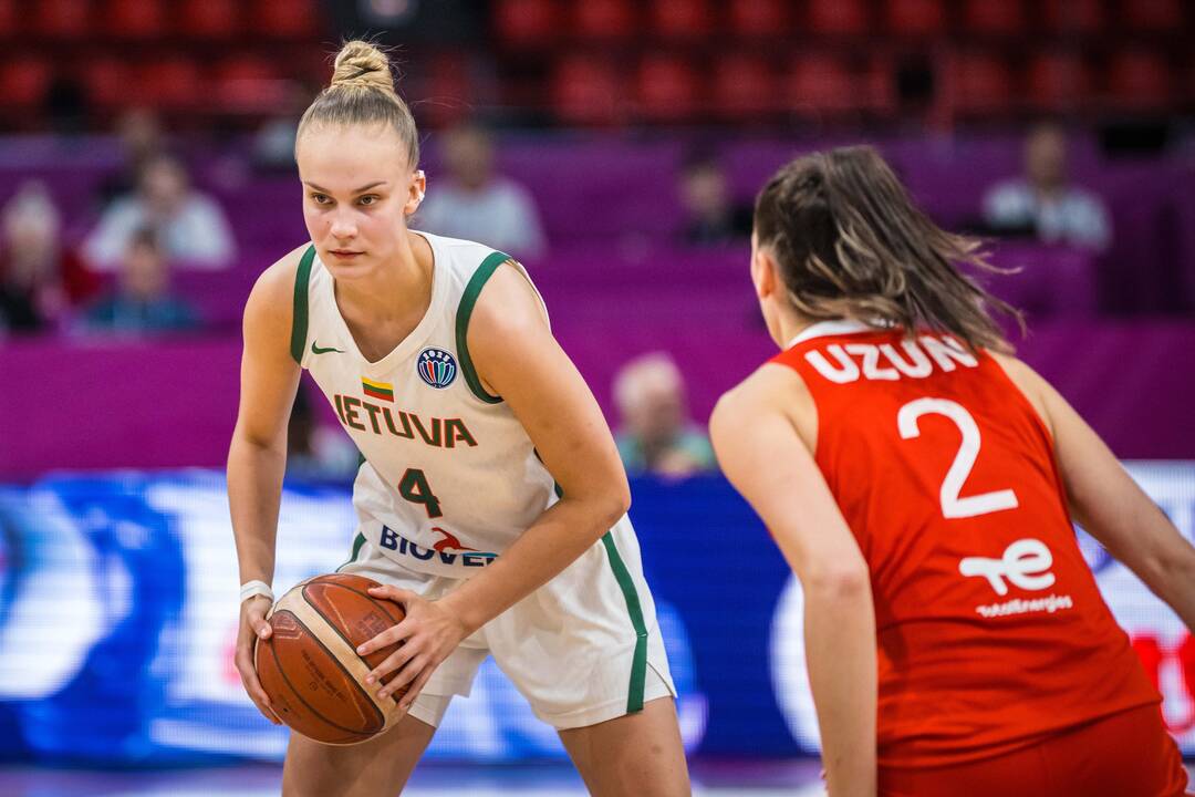 Perliukas: devyniolikmetė J. Jocytė, pelniusi vidutiniškai po 16 taškų, buvo išrinkta geriausia Europos čempionato jaunąja krepšininke.