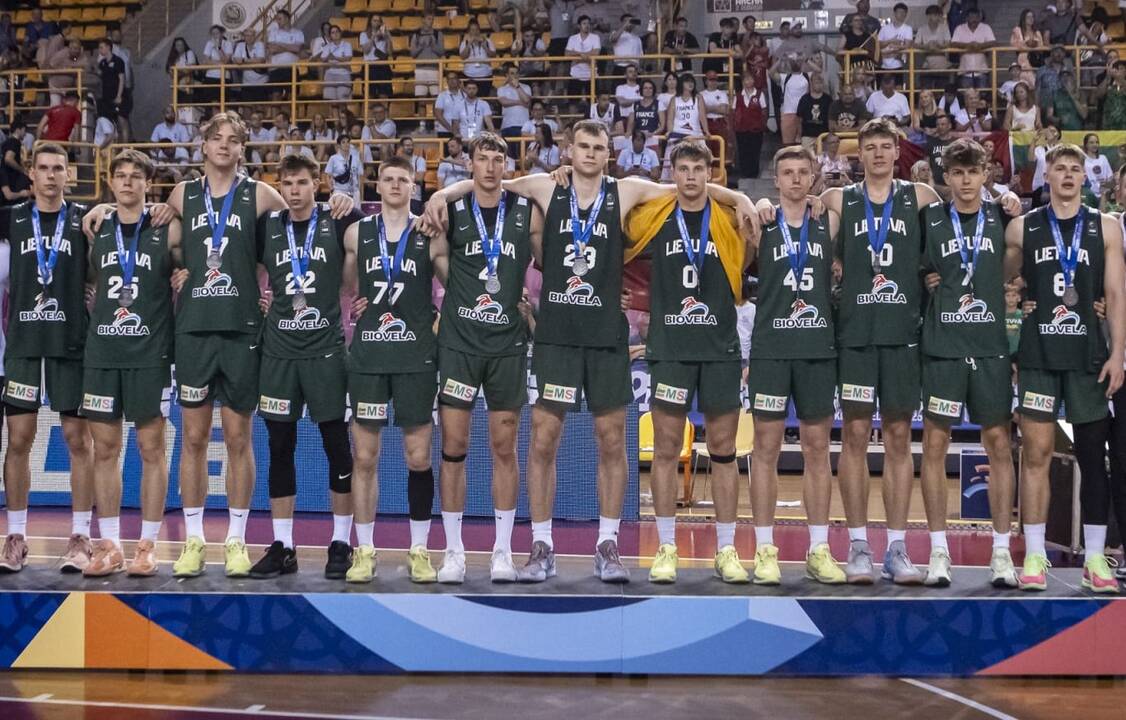 Rinktinė: dauguma Europos jaunimo (iki 20 m.) vicečempionų – NKL komandų žaidėjai. 