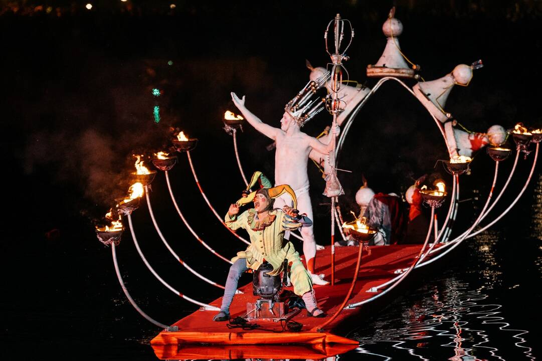 Detalės: prancūzų teatro „Ilotopie“ personažų detales įžiūrėti turėjo galimybę tik dalis žiūrovų. Domo Remeikos nuotr.