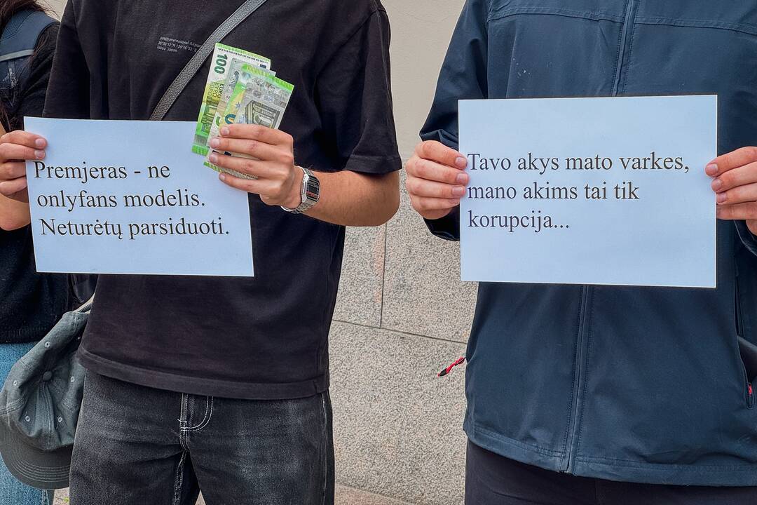 Prie Prezidentūros – netikėtas protestas
