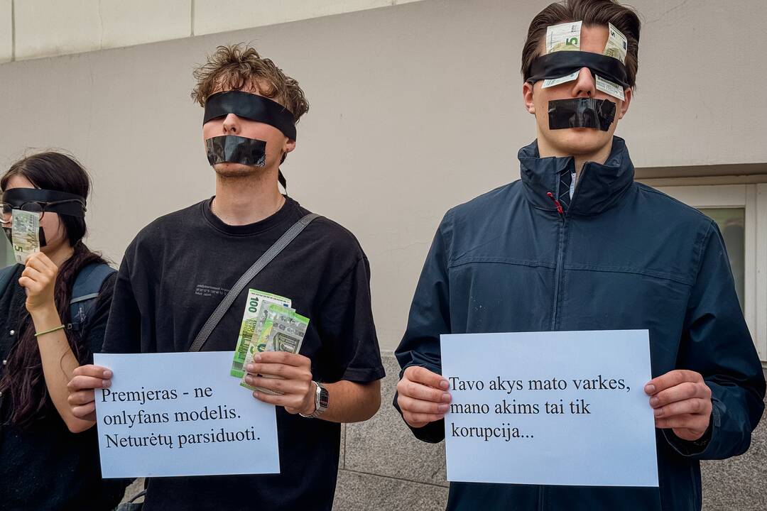Prie Prezidentūros – netikėtas protestas