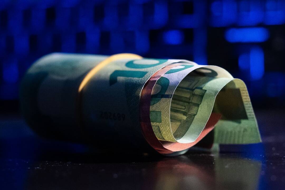 Lietuvos bankas įspėja gyventojus neinvestuoti į keturias nelegalias platformas