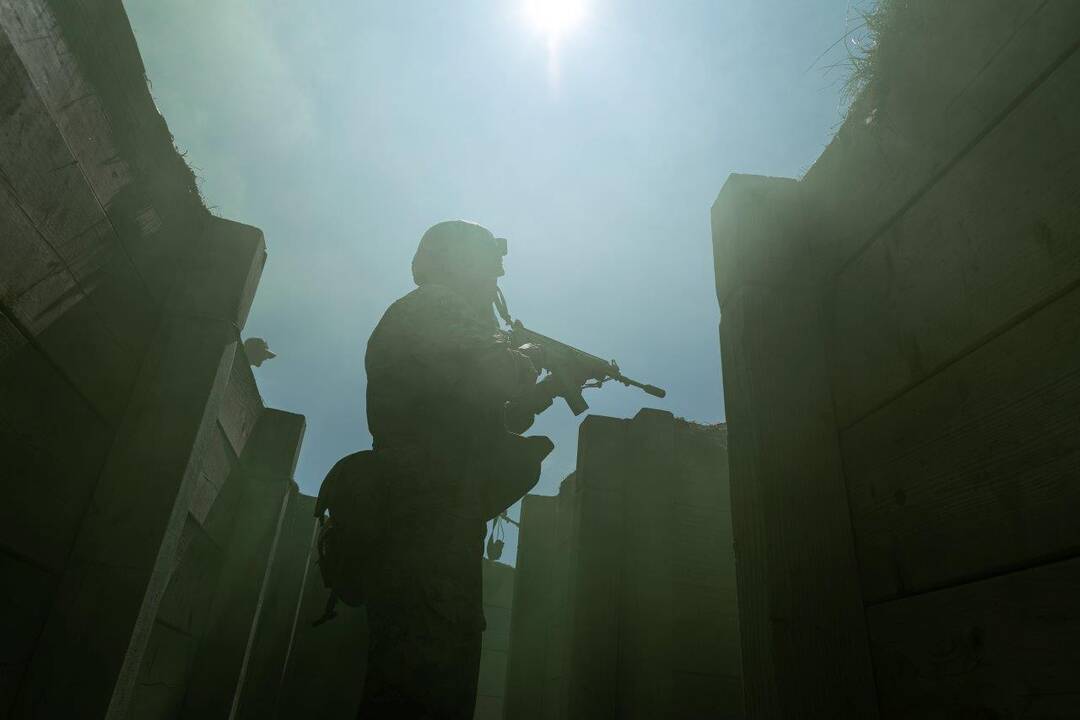 Ukraina iki lapkričio pratęsė karo padėtį ir mobilizaciją
