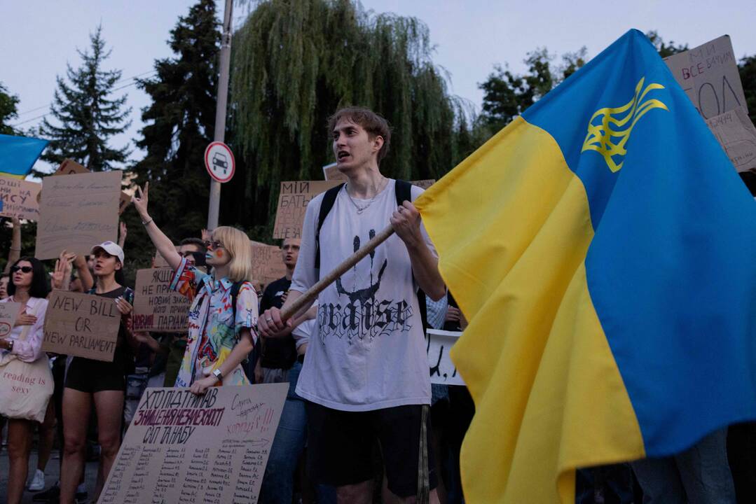 Kyjive tęsiasi protestai prieš antikorupcijos tarnybų pertvarką