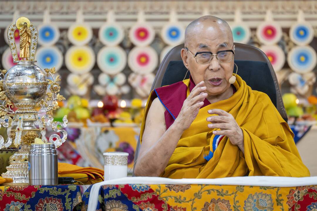 Dalai Lama sako turėsiąs įpėdinį po savo mirties, Pekinas teigia, kad tik su jo leidimu