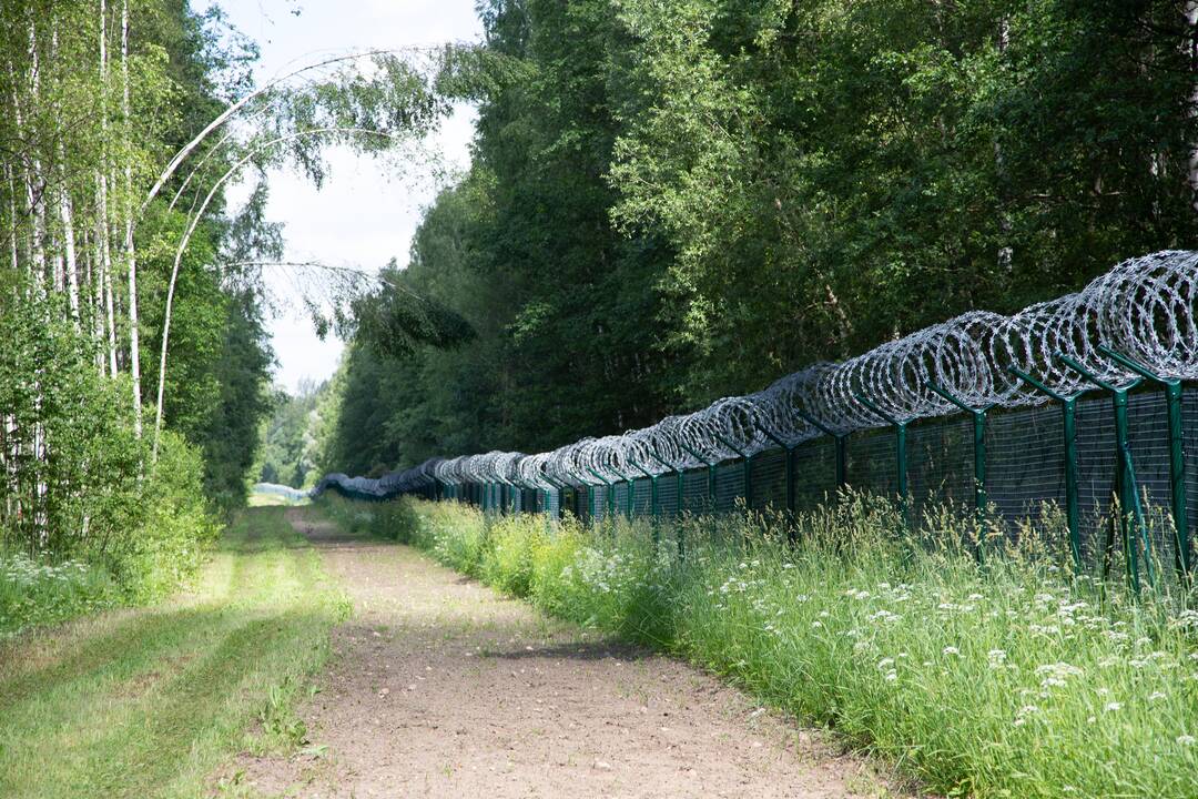 220 migrantų mėgino neteisėtai patekti į Latviją iš Baltarusijos