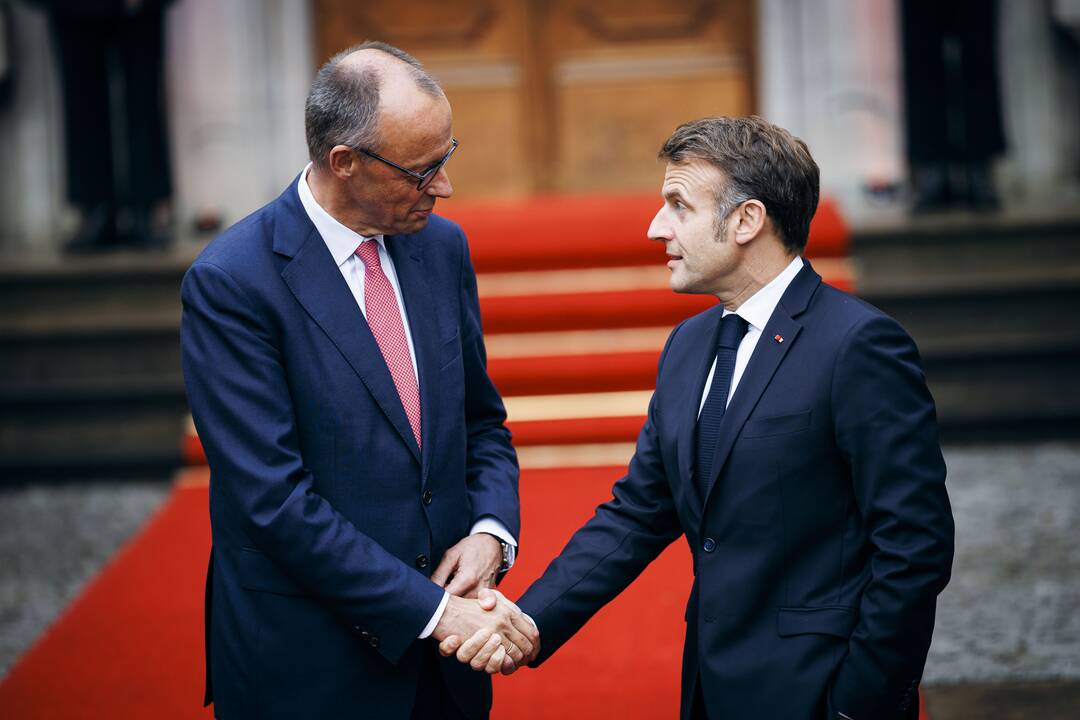 Merzas ir Macronas aptarė NATO saugumą ir ES bei JAV prekybos ginčą