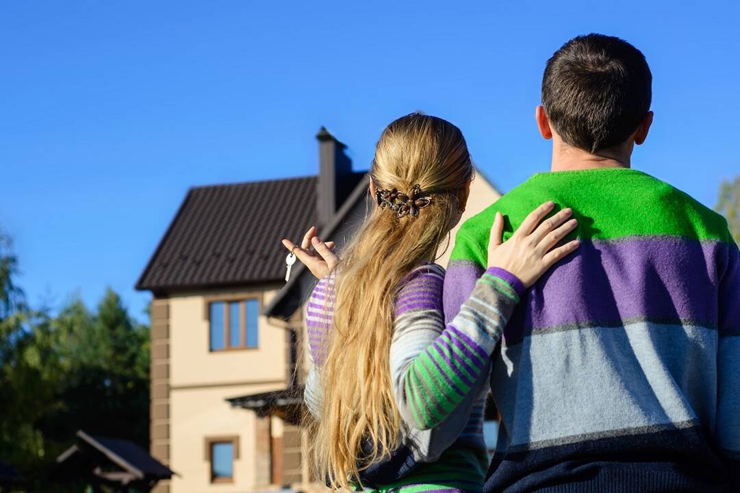 Jaunoms šeimoms bus išdalyta 4 mln. eurų: kas galės pretenduoti į šią valstybės paramą?