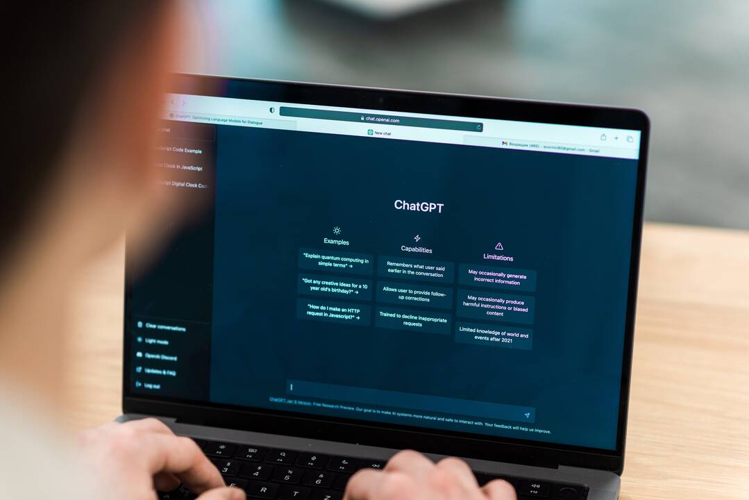 Seimas atveria kelią dirbtiniam intelektui – atsiras ir virtualūs asistentai