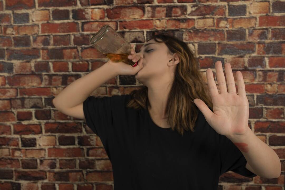 14-metė gėrė tiek, kad atsidūrė medikų rankose