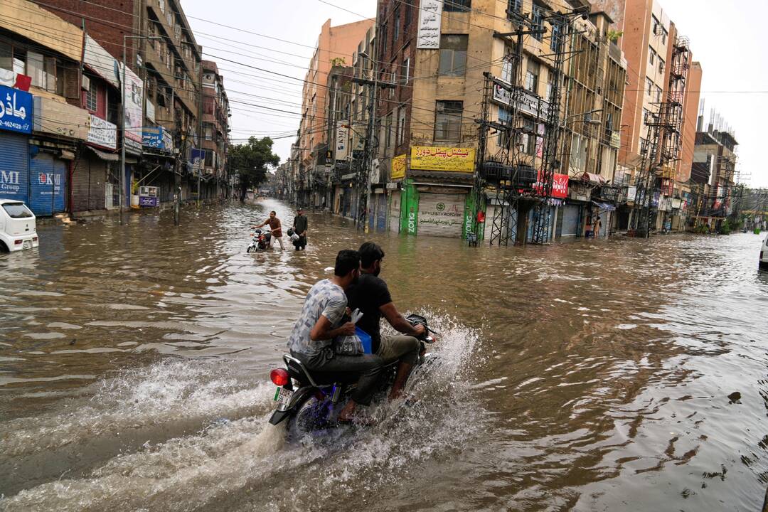 Musoninės liūtys Pakistane pražudė daugiau kaip 100 žmonių