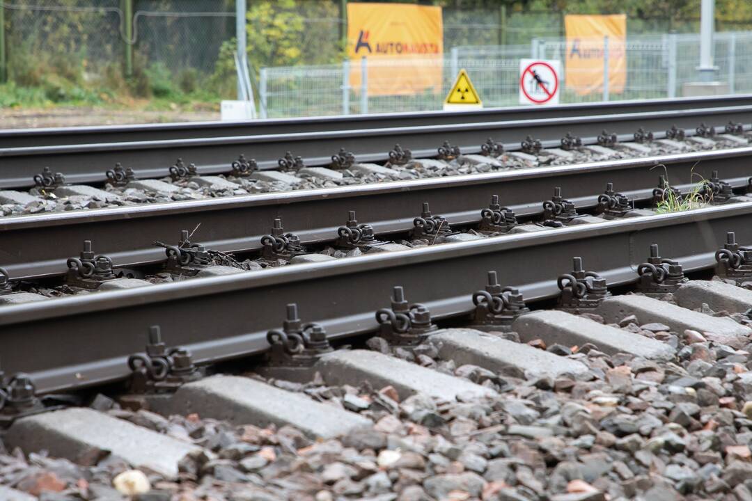 Tragedija: traukinys mirtinai sužalojo bėgiais ėjusį vyrą