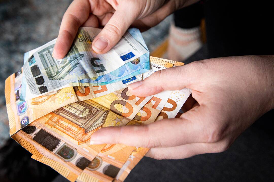 Kepsninėje paslėpti tūkstančiai eurų vos nevirto pelenų krūva