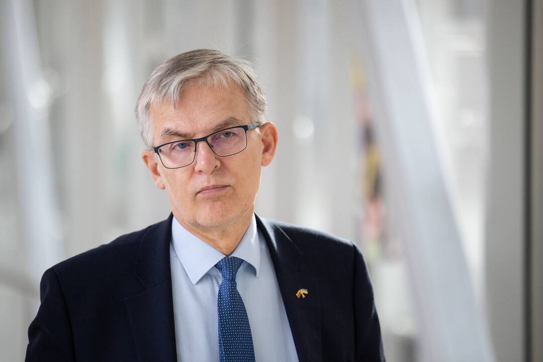 Siūlo svarstyti, ar partinėje veikloje gali dalyvauti turintys ir nedraugiškų valstybių pilietybę